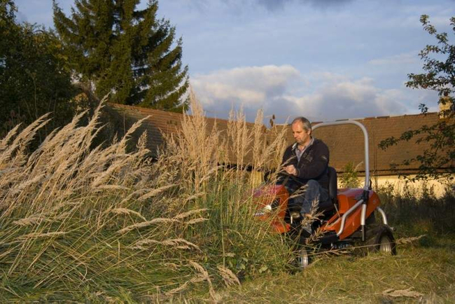 OLEO MAC TUAREG APACHE 92 EVO PROFESIONÁLNÍ ZAHRADNÍ SEKAČKA ATLETICKÁ BĚŽECKÁ SEKAČKA Pružinový motor VANCOUT MOWER B&S Briggs & Stratton 92cm 9000m2 PREMIUM CLASS 68129001A - OFICIÁLNÍ PRODEJCE - AUTORIZOVANÝ PRODEJCE OLEO-MAC