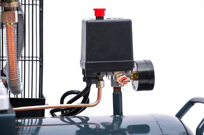 JAGER GERMAN OIL CONTROLLER Vzduchový kompresor 100L 8BAR 350l/Min 2,2 kW 230V Výkonné věci