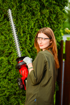 Akumulátorové nůžky na živý plot CEDRUS HT510 Li CEDHT510LI 20V POWER+ OFICIÁLNÍ DISTRIBUTOR - AUTORIZOVANÝ PRODEJCE CEDRUS