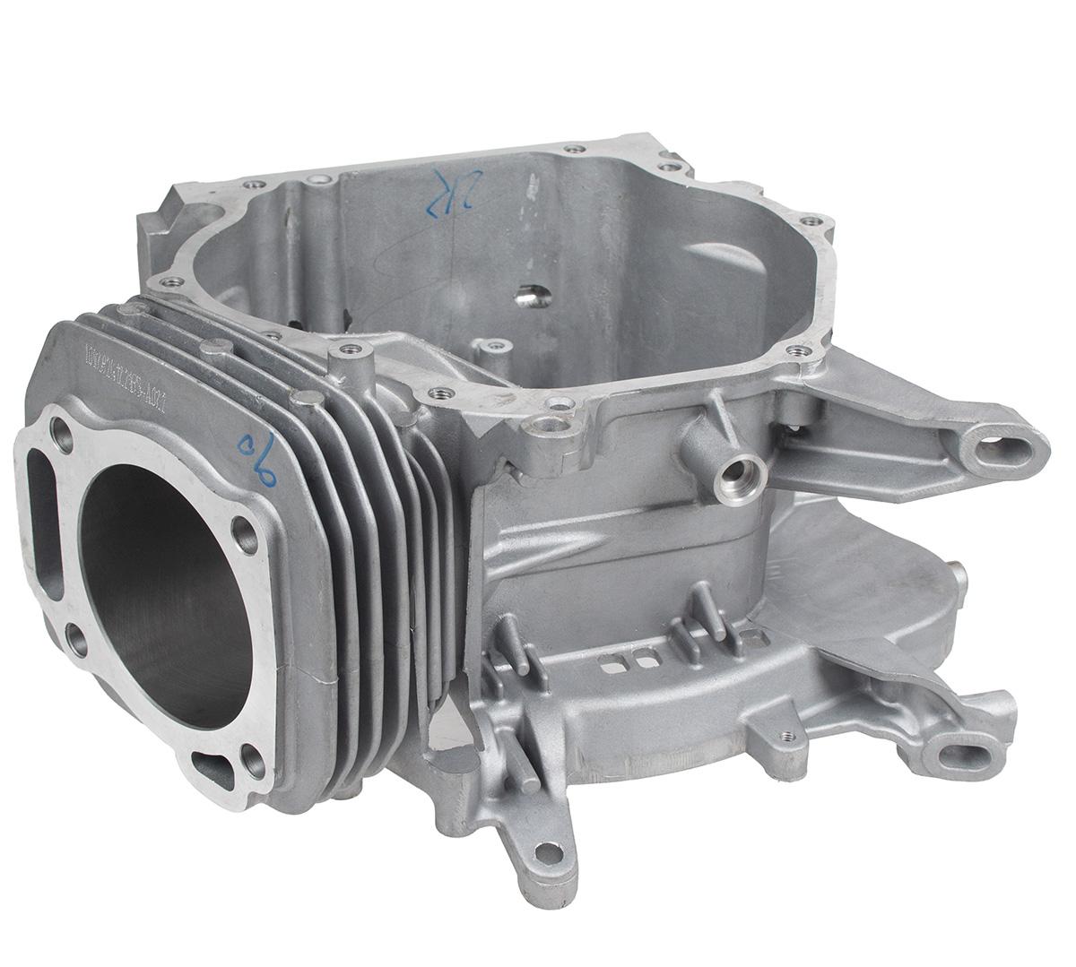 Blok silnika Loncin G420F widok z boku