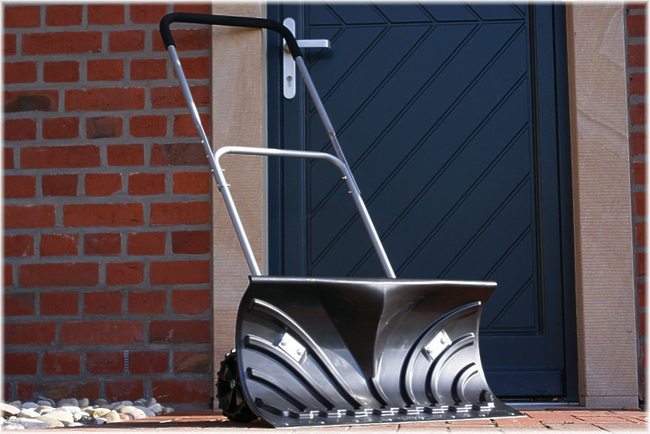 HECHT 661 GT SNOW SHOVEL SNOW SHOVEL SNOW SHOVEL SCRAPER SNOW SHOVEL ON WHEELS HECHT 661GT SNOW SHOVEL - OFFICIAL DISTRIBUTOR - AUTHORIZED HECHT DEALER - EWIMAX