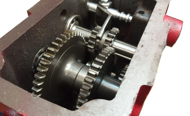 MOTOROVÝ KULTIVÁTOR MASTERCUT PTT90, 212 CCM, KOLA, NOŽE, 3 RYCHLOSTI