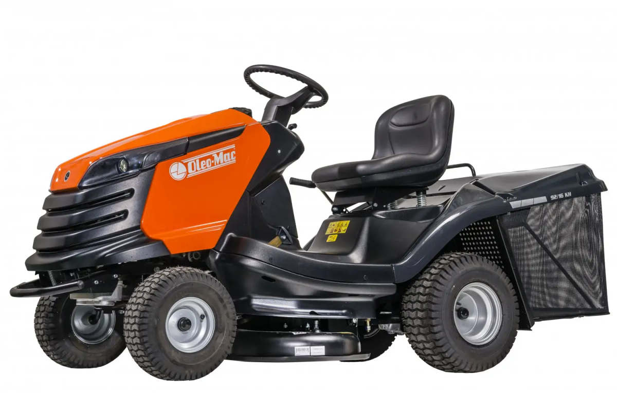 Traktorek ogrodowy Oleo-Mac OM 102/21 KH widok z boku