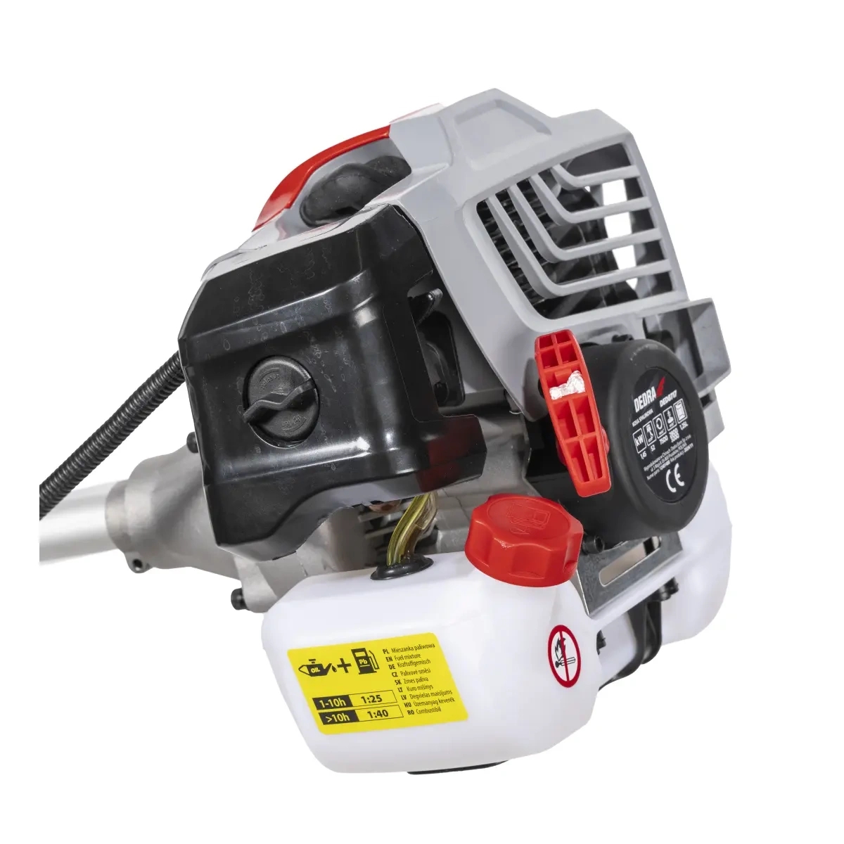 Kosa spalinowa 1,45kW 52cc – zbliżenie na silnik i zbiornik